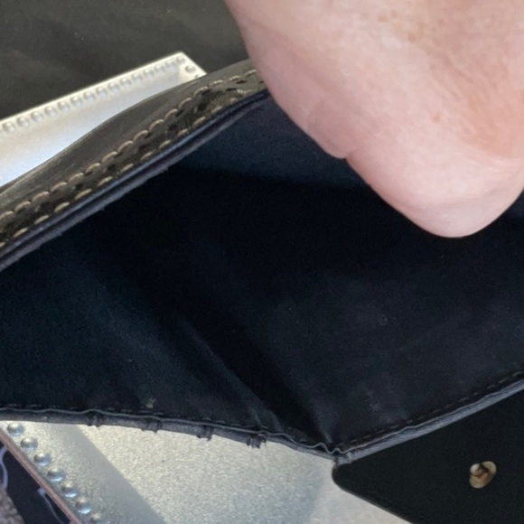 VINTAGE BLACK SOFT LEATHER SNAP CLOSURE WALLET 5.5” x 4.5” - Picture 6 of 10